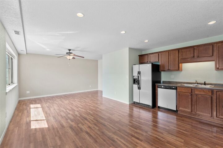 Property Photo:  3107 Johnson Avenue NW 4  IA 52405 