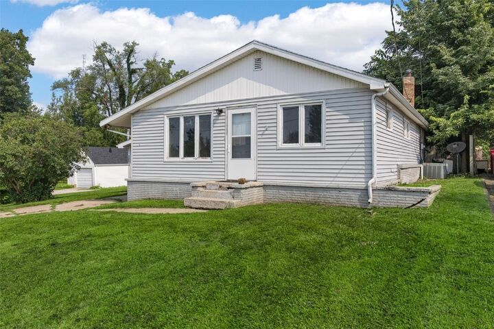 Property Photo:  2034 Sylvia Avenue NE  IA 52402 