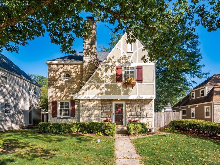 Property Photo: 208 S Stanwood Road OH 43209
