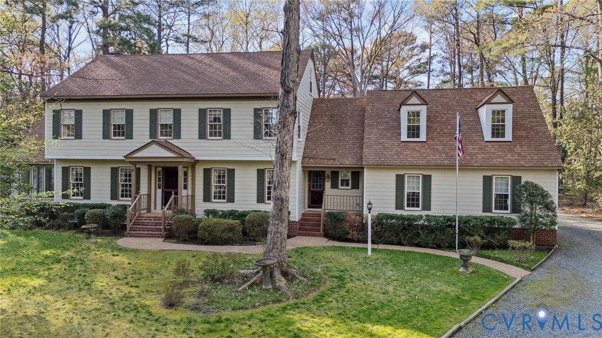 Property Photo: 8407 Knollwood Court VA 23116