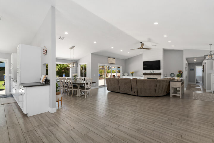 Property Photo:  39369 Regency Way  CA 92211 