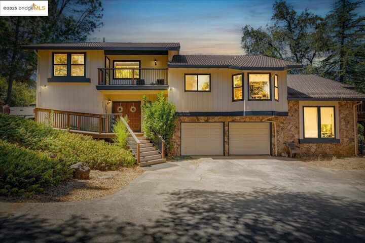 23642 Porcina Way  Columbia CA 95310 photo