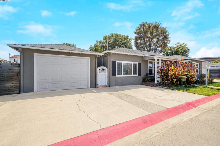 Property Photo: 641 Jordan Way CA 94541