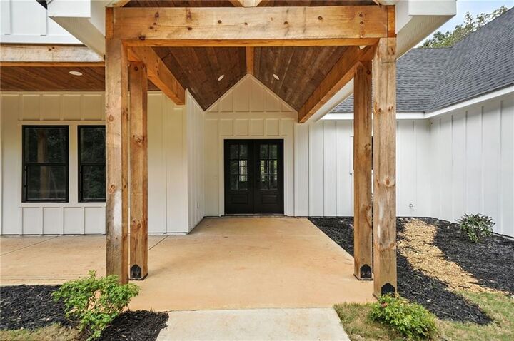 Property Photo: 912 Town Creek Road GA 30175