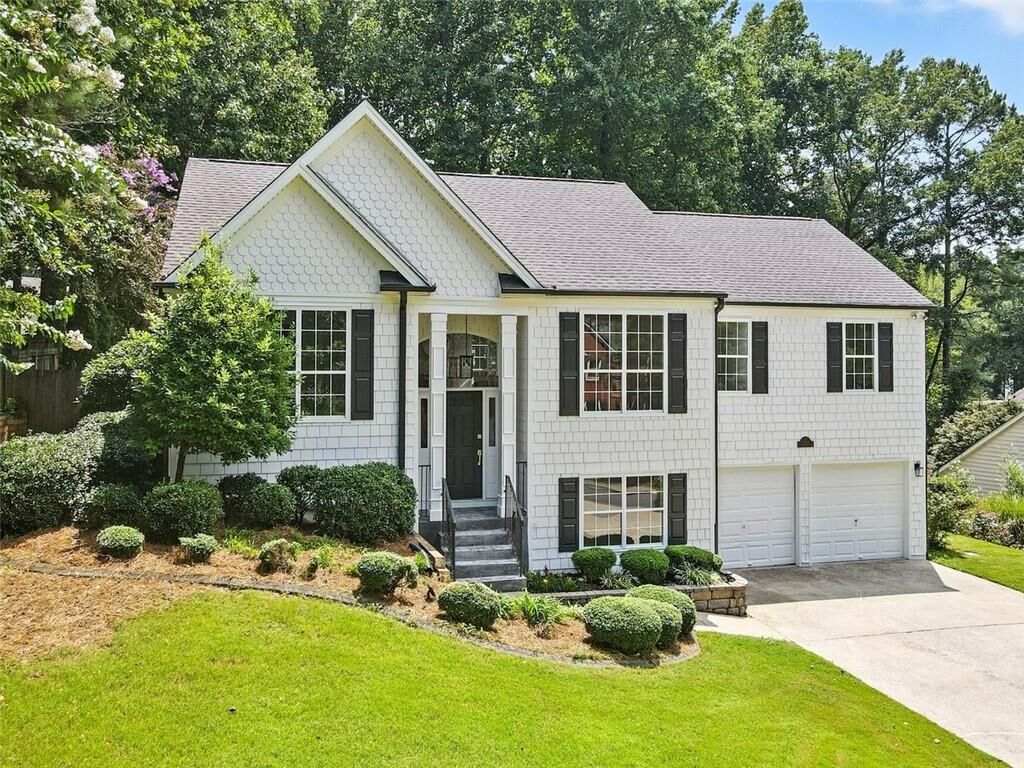 Property Photo: 5525 Tallantworth Trail GA 30040