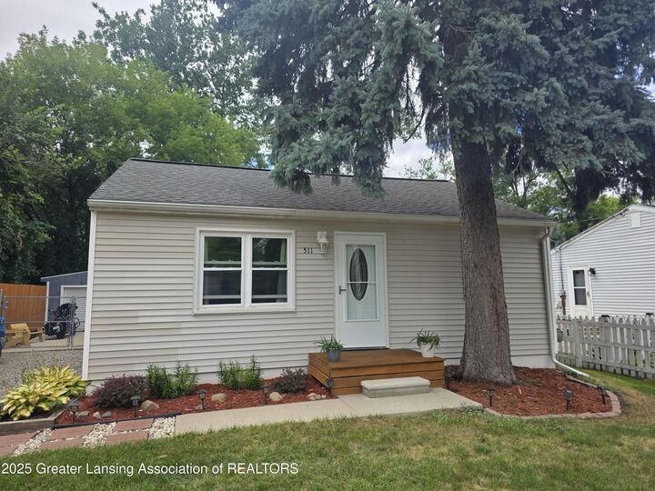 511 N Catherine Street  Lansing MI 48917 photo