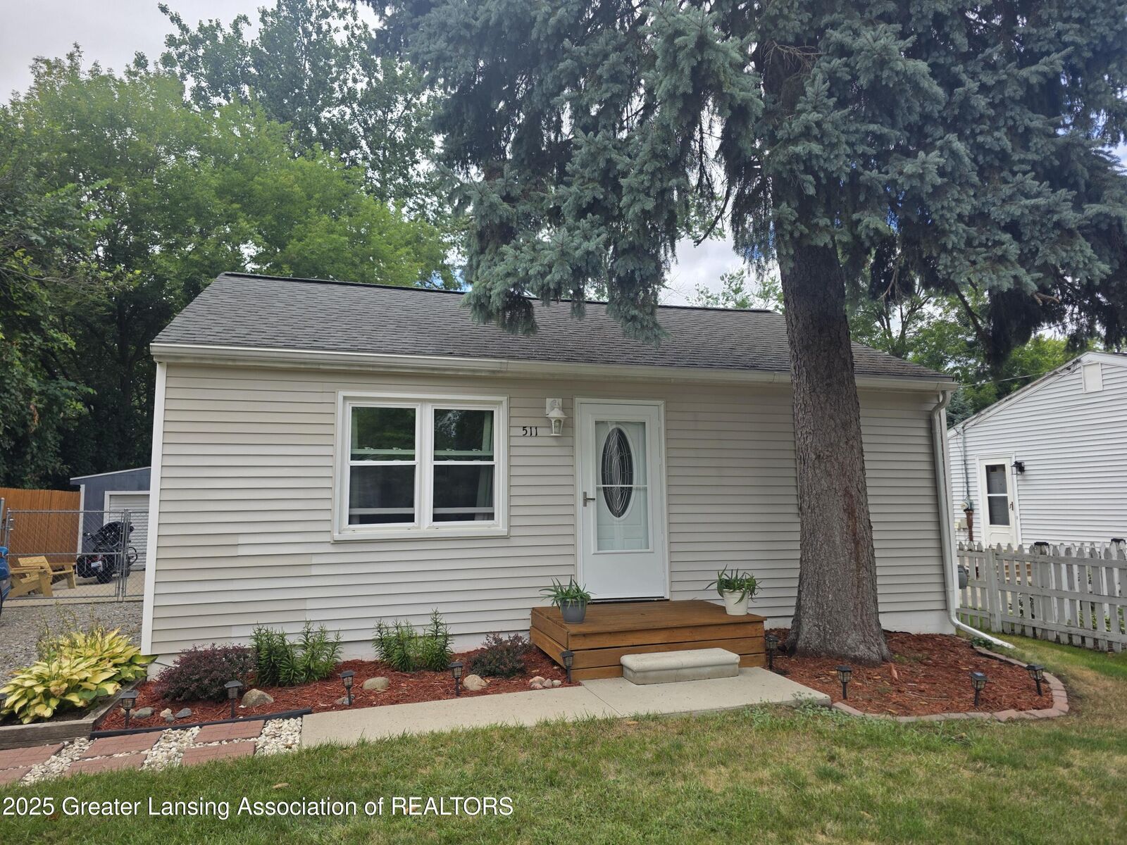 Property Photo:  511 N Catherine Street  MI 48917 