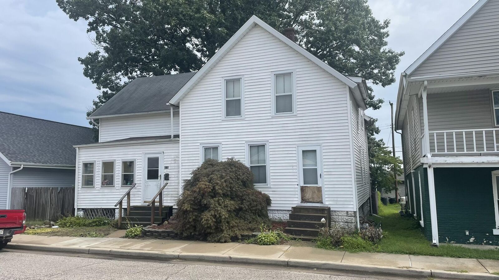 Property Photo:  124 W Fulton  IN 46360 