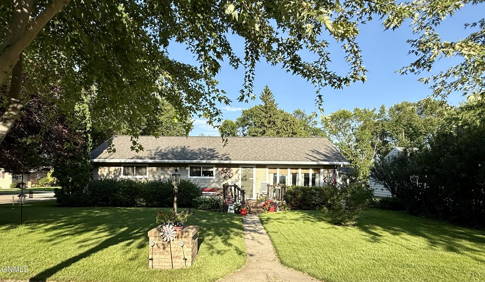 Property Photo: 250 Second Street SW ND 58032