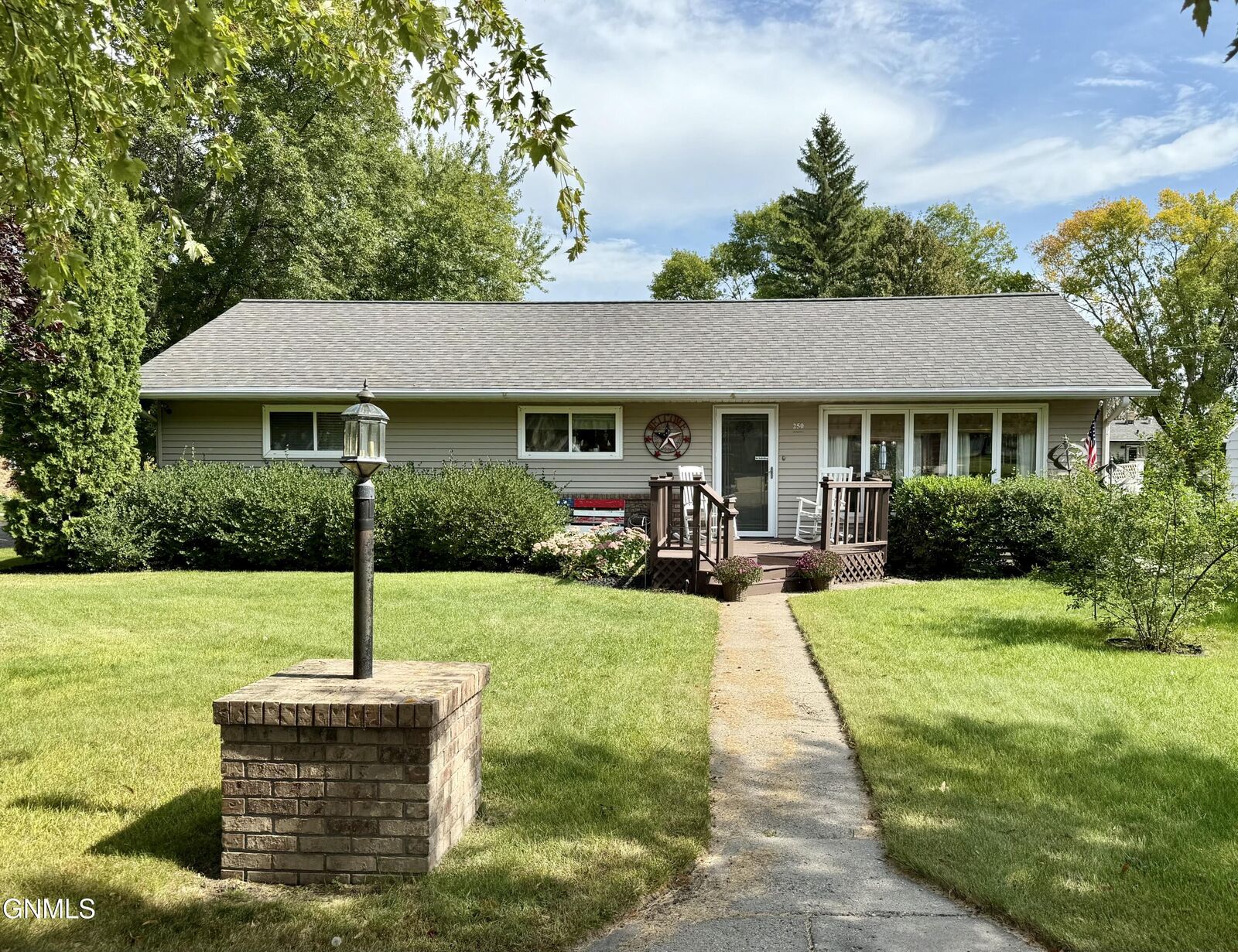Property Photo:  250 Second Street SW  ND 58032 