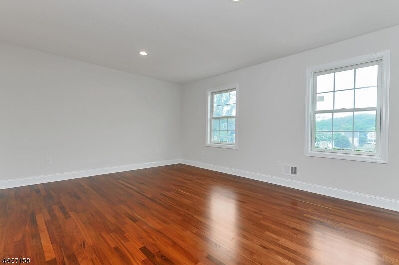 Property Photo:  7 Harrison St B  NJ 07960 