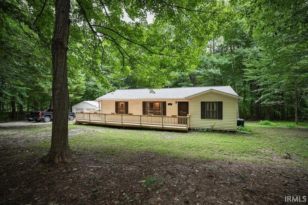 Property Photo: 3896 E Dora Road IN 47408