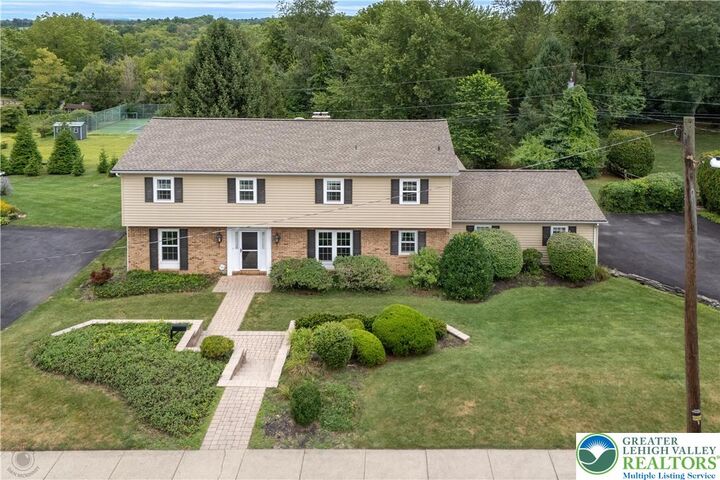 Property Photo: 507 Iroquois Street PA 18049