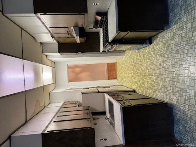 Property Photo:  2925 Matthews Avenue 3G  NY 10467 