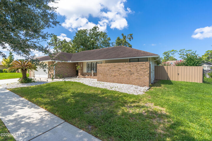 Property Photo:  9134 Barnstaple Lane  FL 32257 