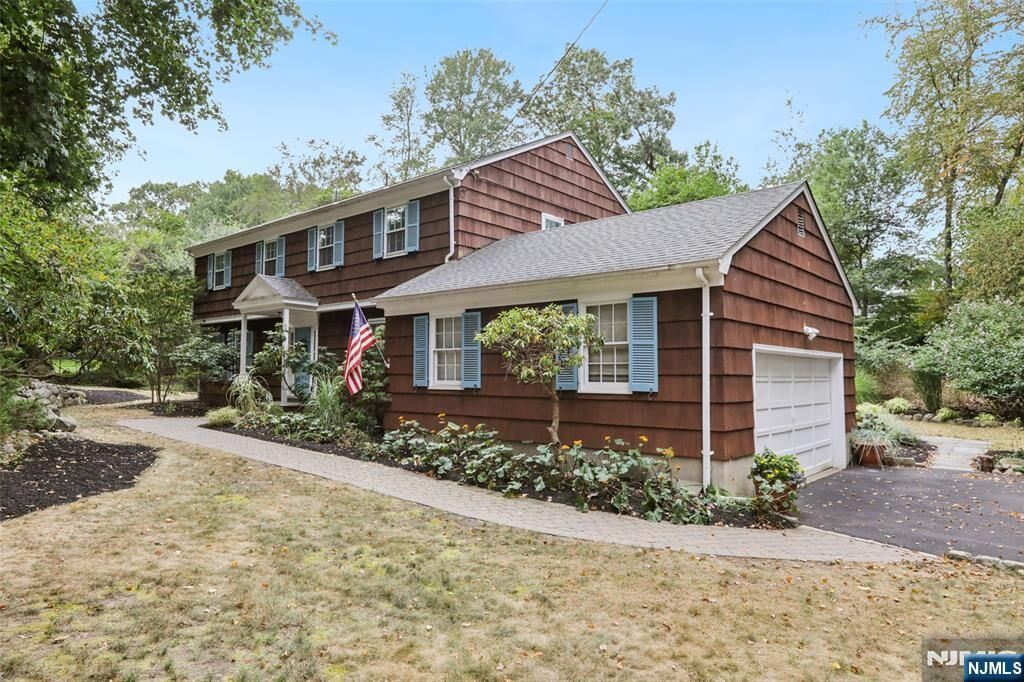 Property Photo:  684 High Mountain Road  NJ 07417 