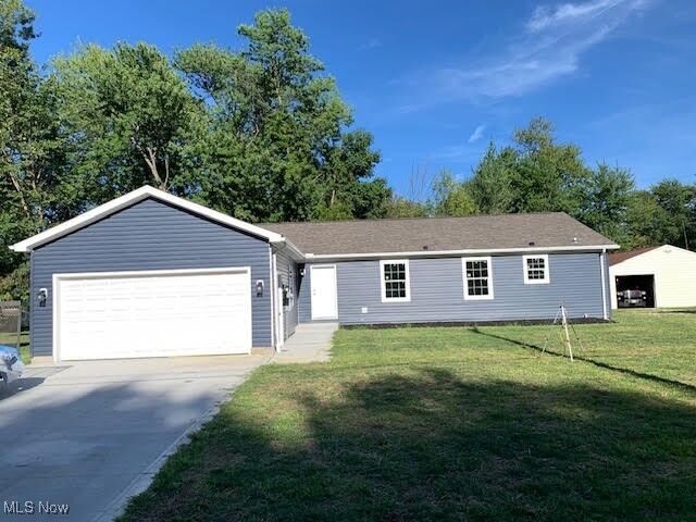 Property Photo:  960 Robinhood Avenue  OH 44077 