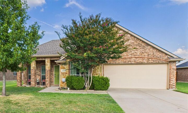 Property Photo: 2218 Abela Drive TX 75165