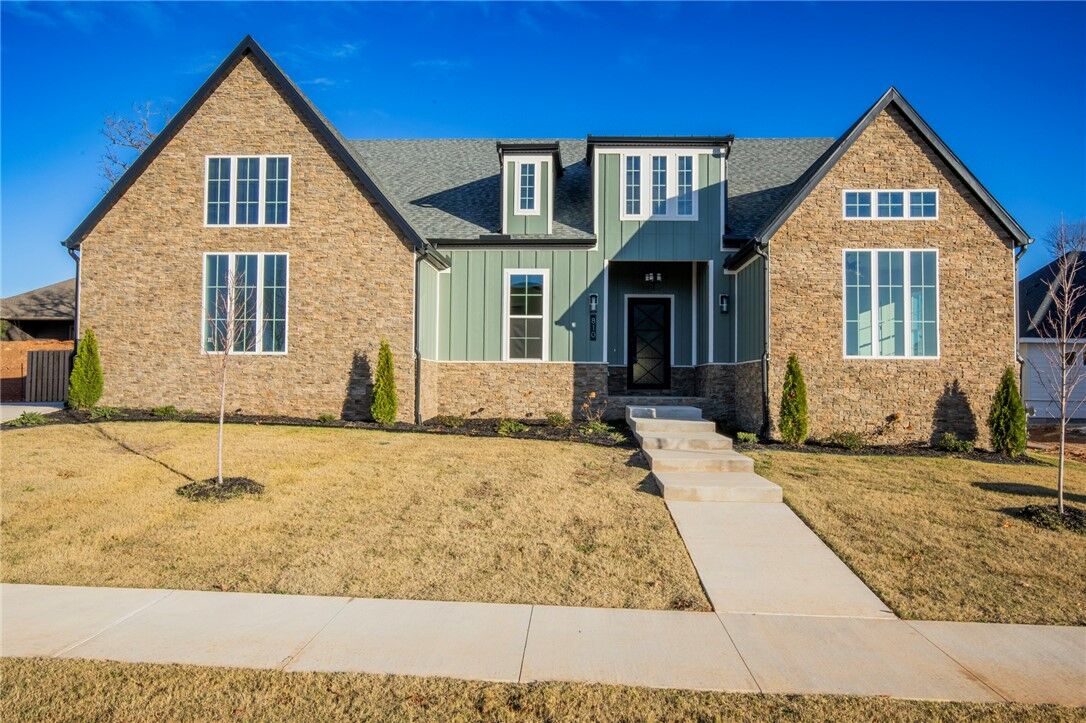 Property Photo: 810 Greenhorn Street AR 72712