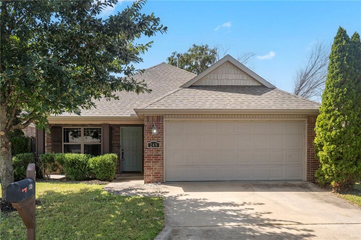249 E Madrid Street  Fayetteville AR 72703 photo