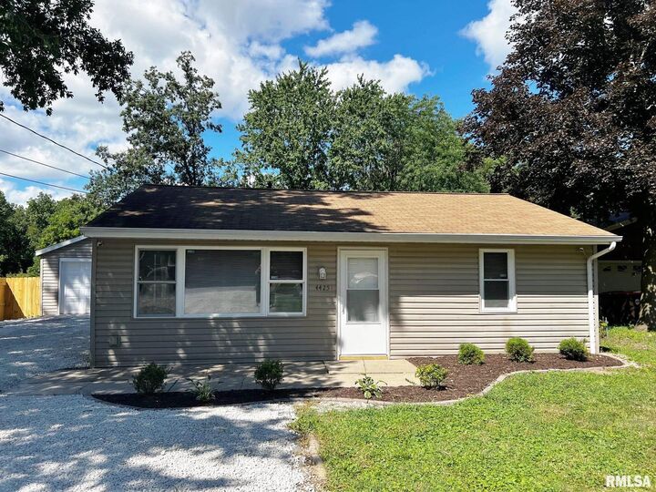 4425 N Carola Court  Peoria IL 61614 photo