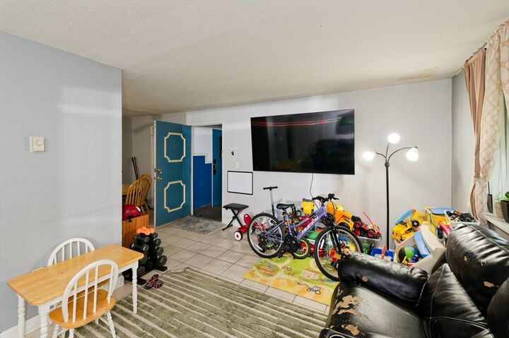 Property Photo: 2 Universal St 4 MA 01702
