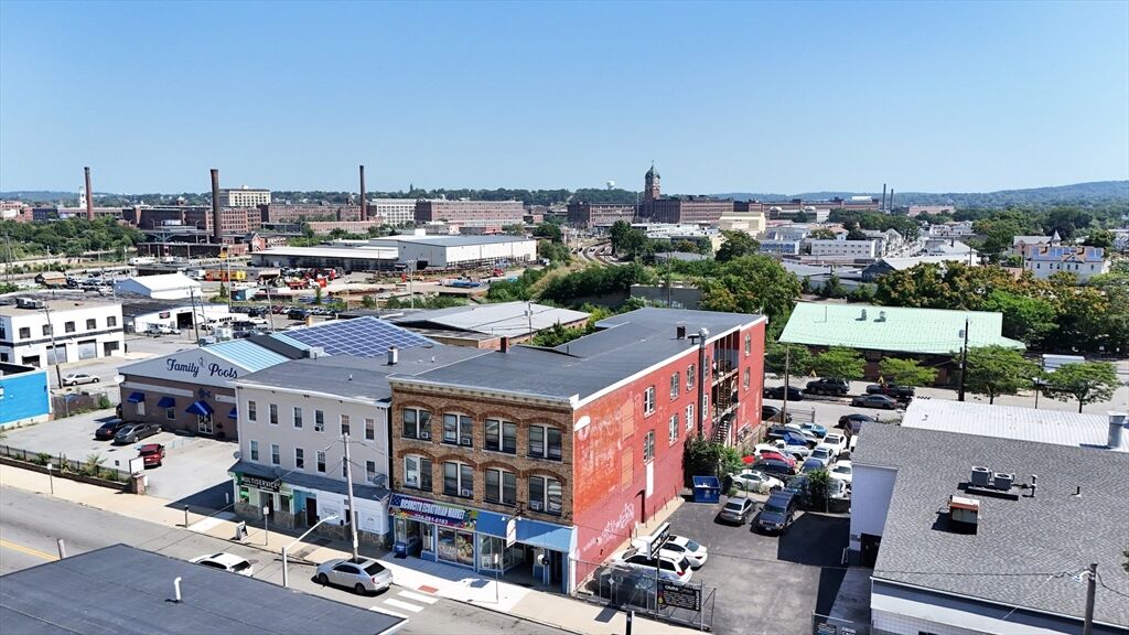 Property Photo:  82 S Broadway  MA 01843 