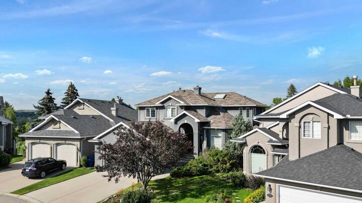 Photo de la propriété: 327 Valley Springs Terrace NW AB T3B 5P7