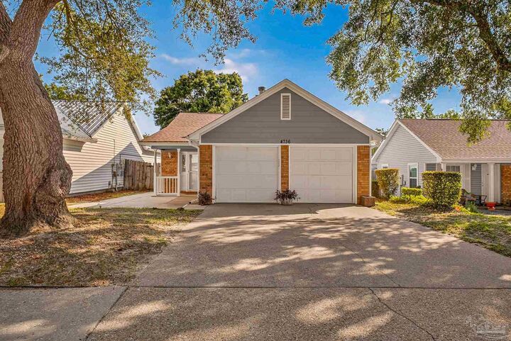 Property Photo: 4736 Northpointe Ct FL 32514