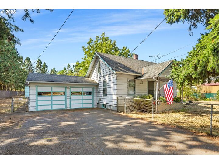 Property Photo: 7400 SE Otty St OR 97222