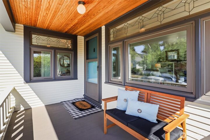 Property Photo: 3901 Bagley Avenue N WA 98103