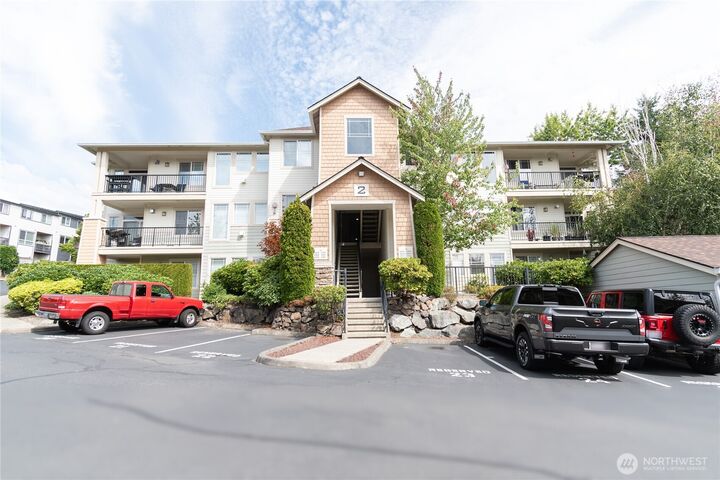 Property Photo:  15026  40th Avenue W 2-401  WA 98087 