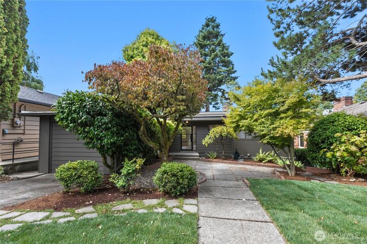 Property Photo:  3527  43rd Avenue W  WA 98199 