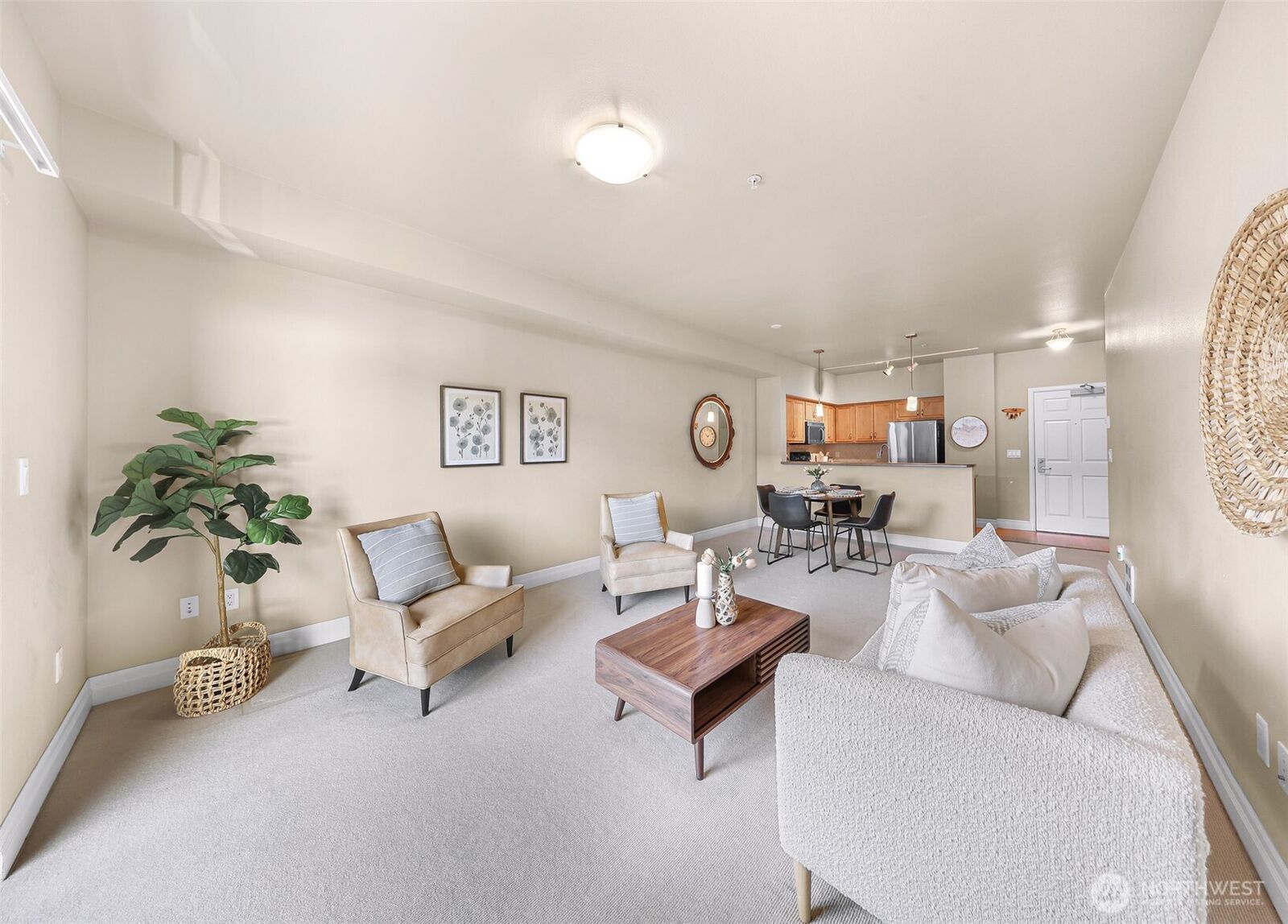Property Photo: 910 Harris Avenue 404 WA 98225