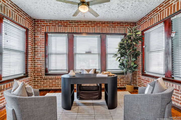 Property Photo: 1520 Virginia Boulevard TX 78203