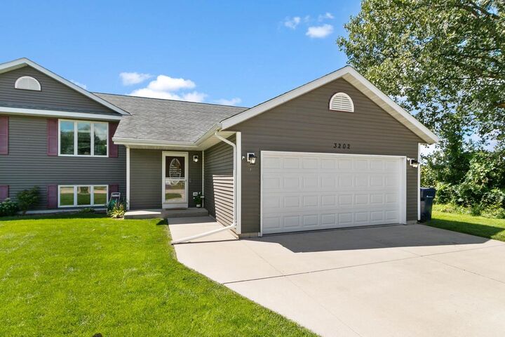 3202 Greenwood Drive  Janesville WI 53546 photo