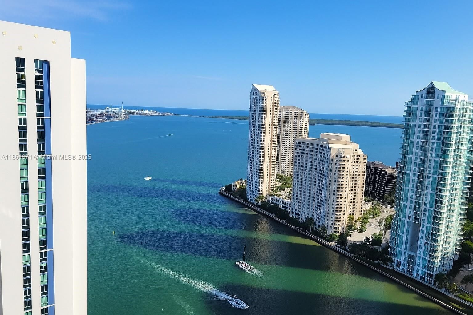 Property Photo:  300 S Biscayne Blvd T-3714  FL 33131 