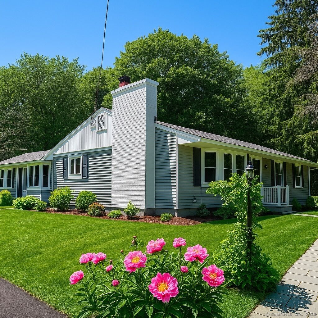 Property Photo:  11 Pond Circle Road  CT 06498 