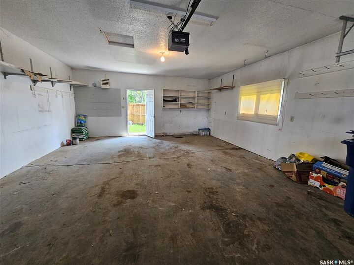 Property Photo:  464 5th Avenue W  SK S0K 4L0