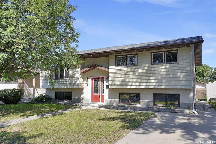 71 Rendek Crescent  Regina SK S4X 2V2 photo