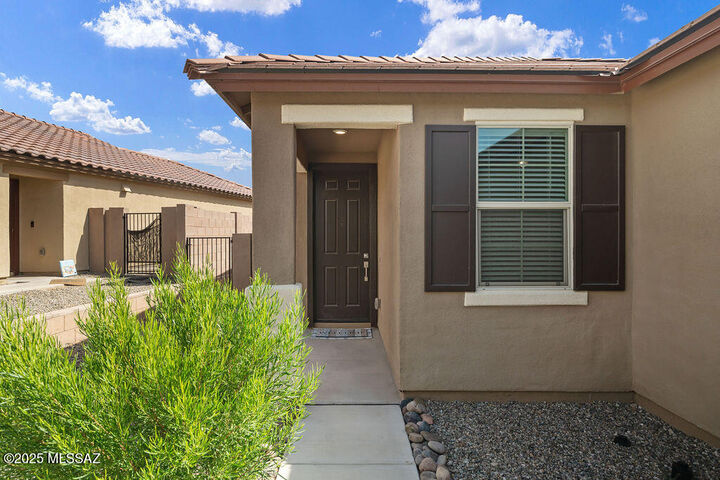 Property Photo:  806 Calle Calca  AZ 85629 