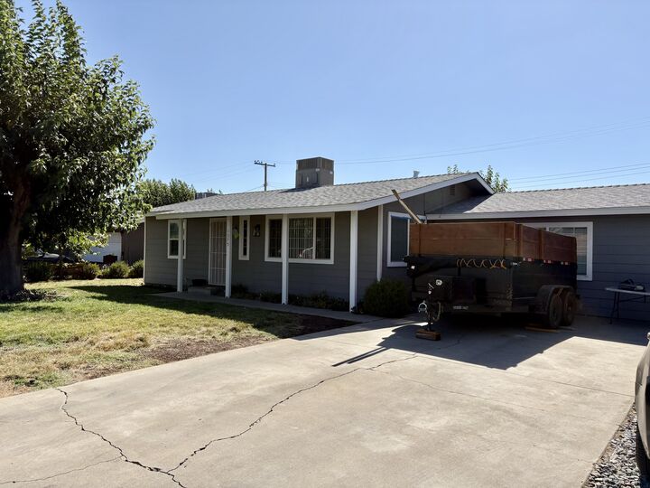 Property Photo:  1375 Westside Street  CA 93257 