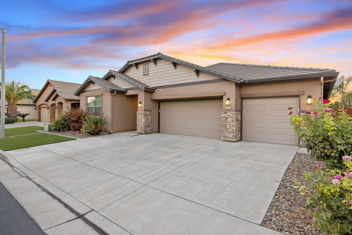 Property Photo: 3933 S Parkwood Street CA 93277
