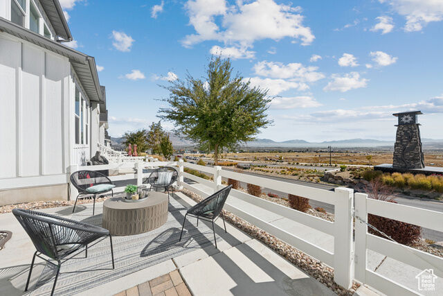 Property Photo: 937 W Sunspear Dr S UT 84045