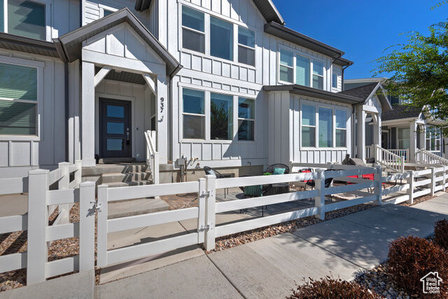 Property Photo: 937 W Sunspear Dr S UT 84045