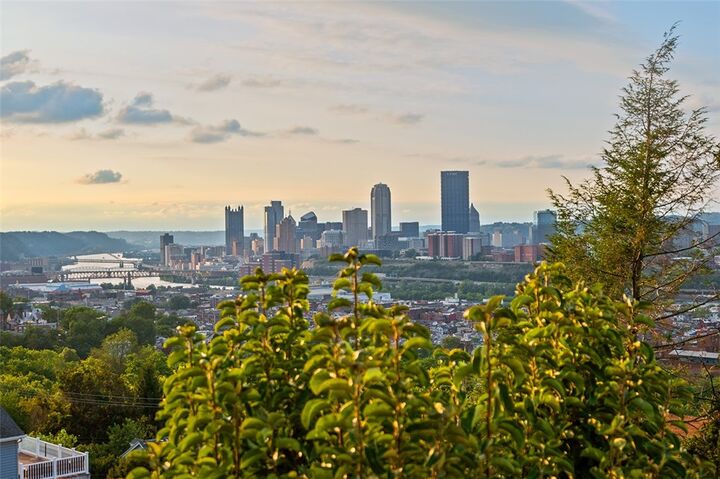 Property Photo:  2315 Wellington St  PA 15203 