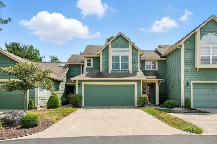Property Photo: 821 Cobblestone Drive OH 45373