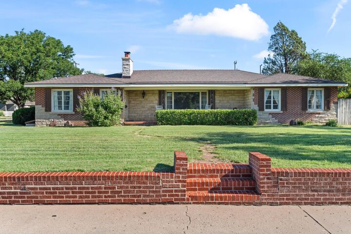 1601 8th Avenue  Canyon TX 79015-4509 photo
