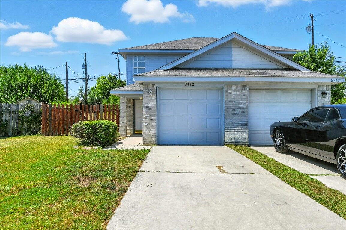 Property Photo: 2410 Royal Crest Circle TX 76549