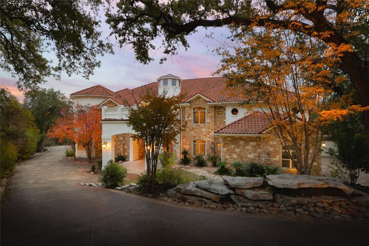 Property Photo: 2705 Island Ledge Cove TX 78746